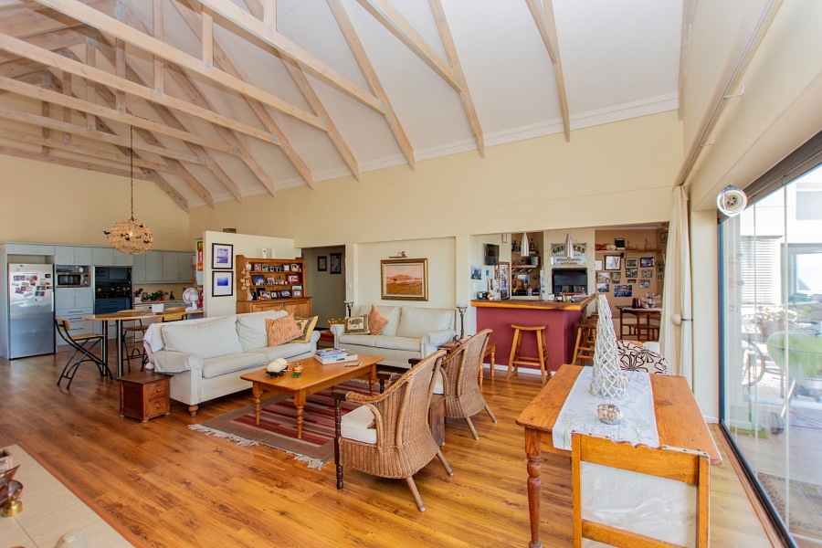 7 Bedroom Property for Sale in Myburgh Park Western Cape